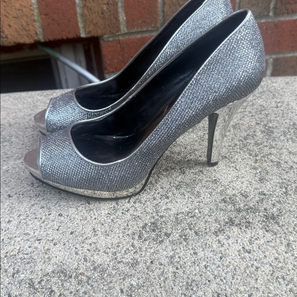 Nine West Dannee Silver Glitter Platform Pumps Heels - Picture 5 of 6